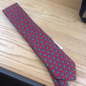 NWT Vineyard Vines “Woody and Tree” tie